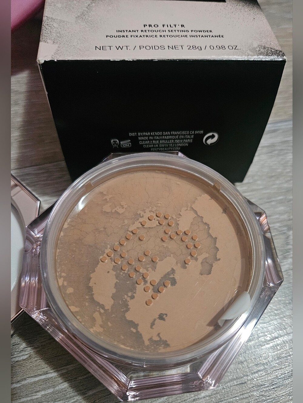 Fenty Beauty Pink Chrome Pro Filt'r Instant Retouch Setting Powder Hazelnut - Picture 2 of 3